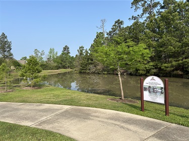 Photo-of-Lake-Voyager-Park_01.jpg